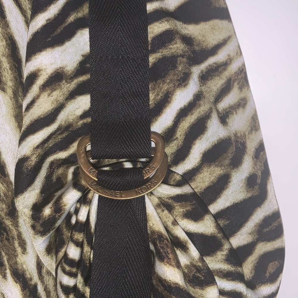 Top - Picture 3 of 3